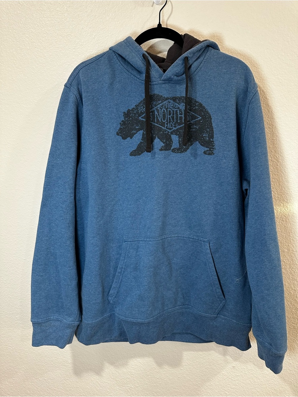 The North‎ Face Mens Blue Pullover
Hoodie W/ Bear Logo Size XL